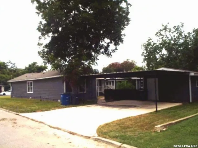 297 S HACKBERRY AVE New Braunfels, TX 78130