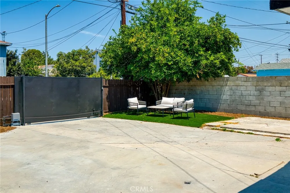 311 E Cummings Lane Long Beach, CA 90805