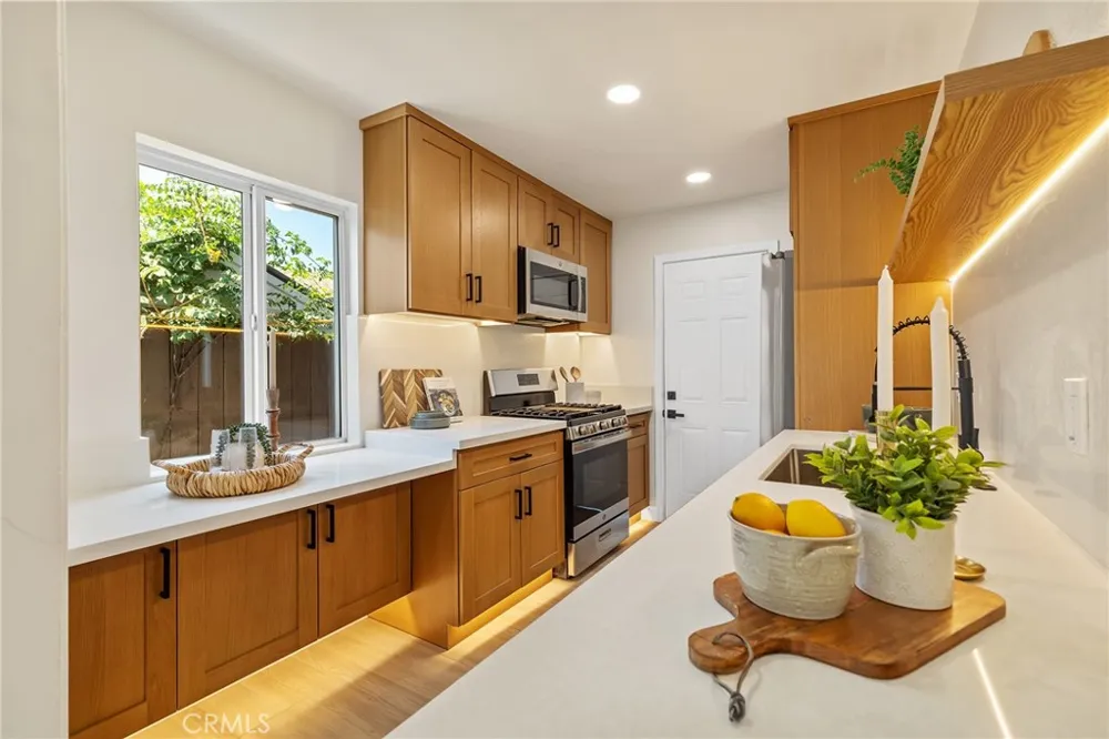 311 E Cummings Lane Long Beach, CA 90805