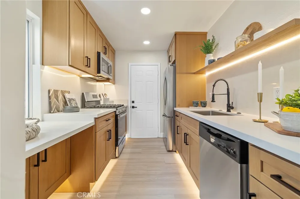 311 E Cummings Lane Long Beach, CA 90805