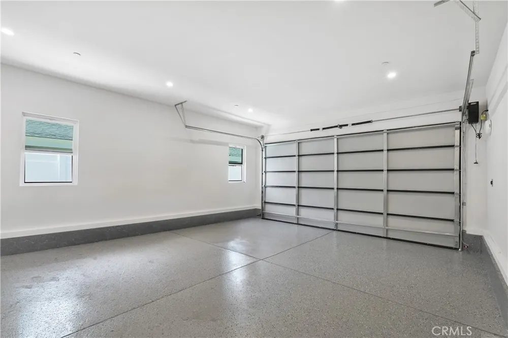 16158 Magnolia Encino, CA 91436