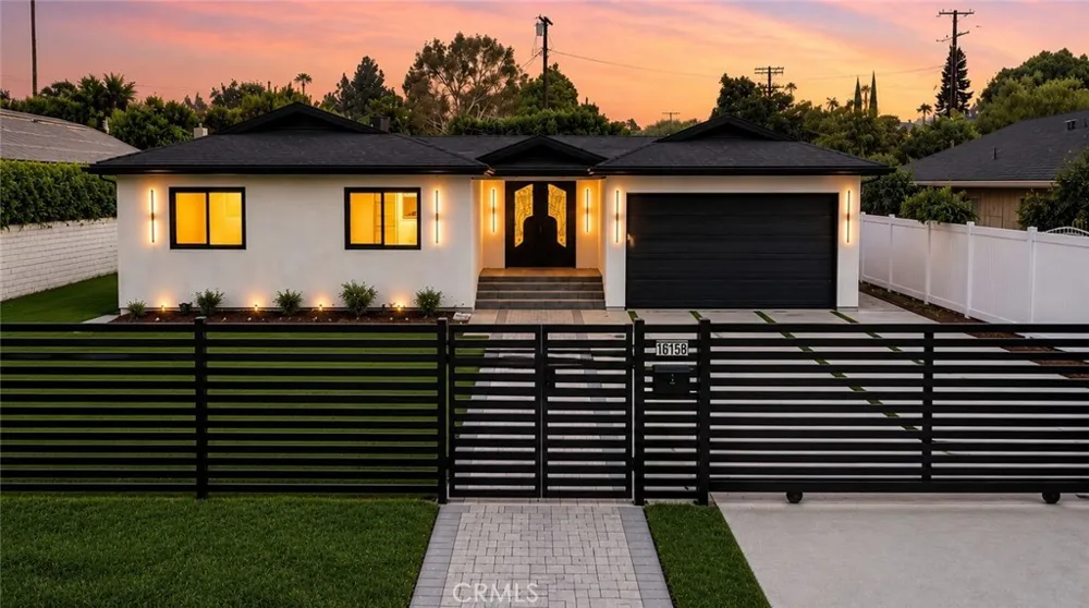 16158 Magnolia Encino, CA 91436