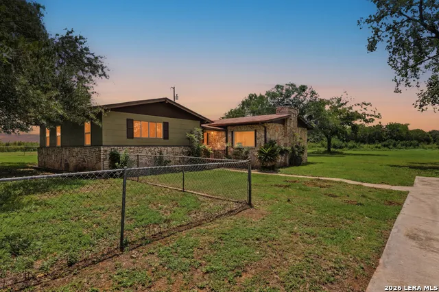 11695 Blanchard Atascosa, TX 78002