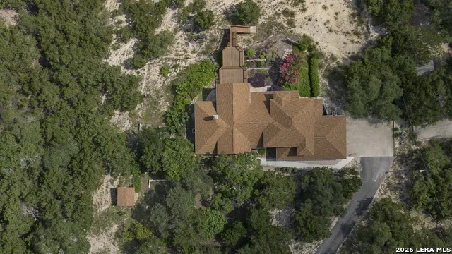 1114 Lakepark Dr Lakehills, TX 78063