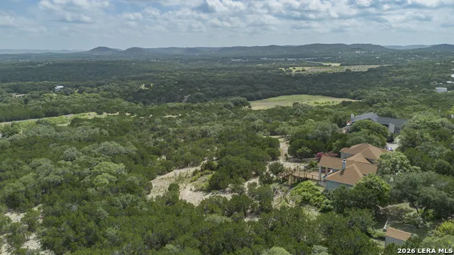 1114 Lakepark Dr Lakehills, TX 78063