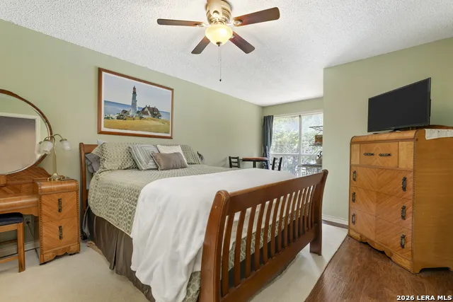 1114 Lakepark Dr Lakehills, TX 78063