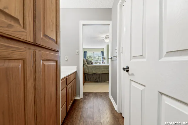 1114 Lakepark Dr Lakehills, TX 78063