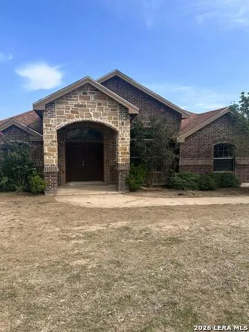 218 View Drive Eagle Pass, TX 78852