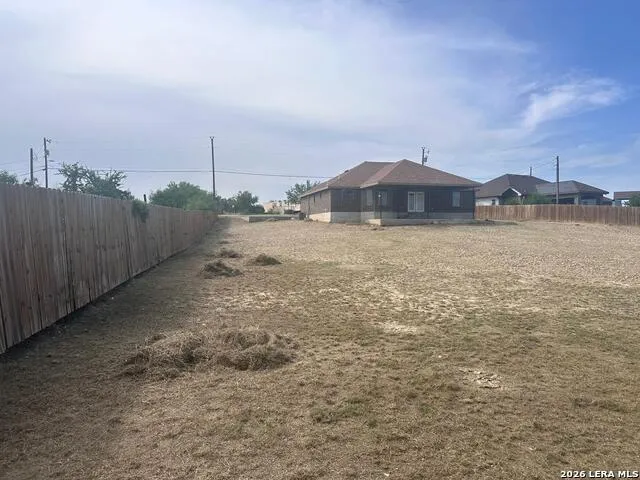 218 View Drive Eagle Pass, TX 78852