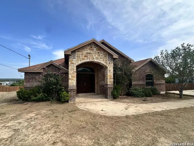 218 View Drive Eagle Pass, TX 78852