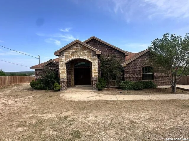 218 View Drive Eagle Pass, TX 78852