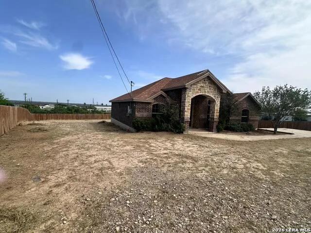 218 View Drive Eagle Pass, TX 78852