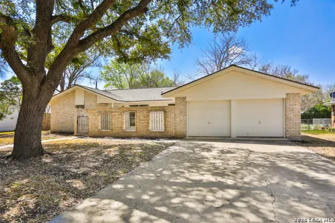 131 CREEKSIDE DR