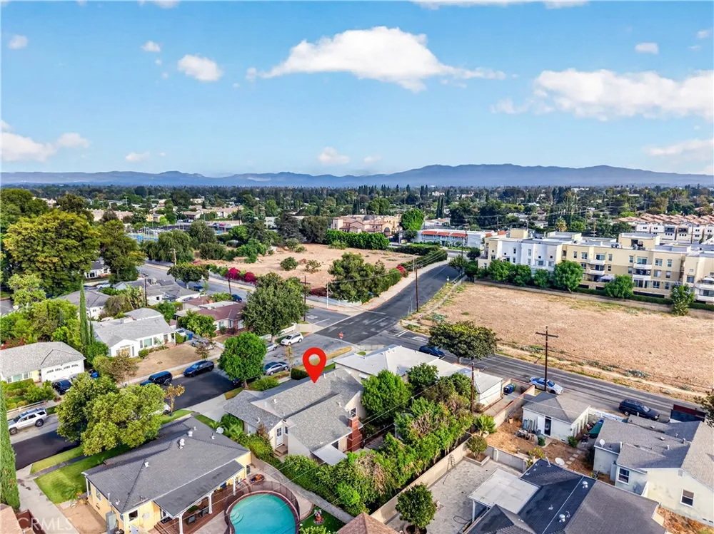 6724 De Celis Place Lake Balboa, CA 91406