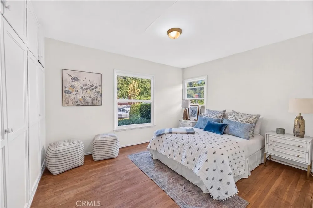 6724 De Celis Place Lake Balboa, CA 91406