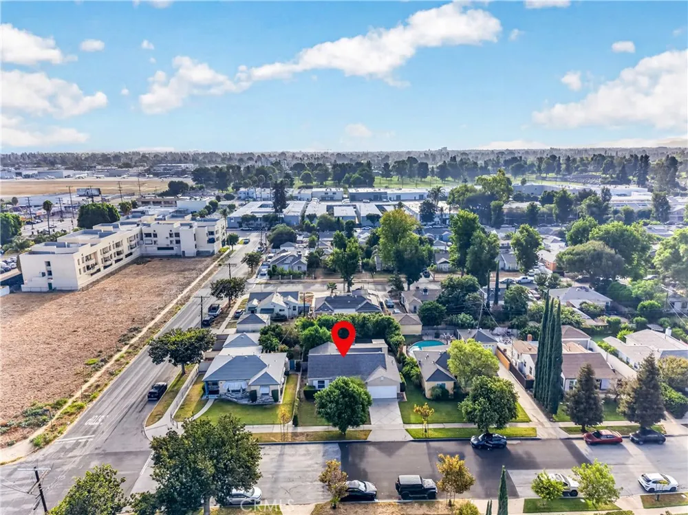 6724 De Celis Place Lake Balboa, CA 91406