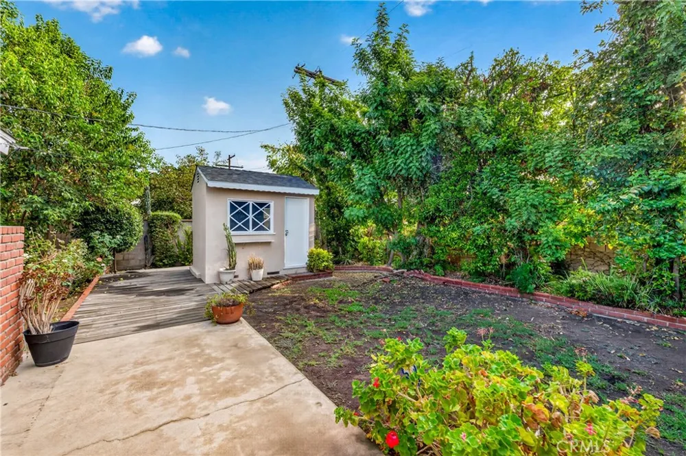 6724 De Celis Place Lake Balboa, CA 91406