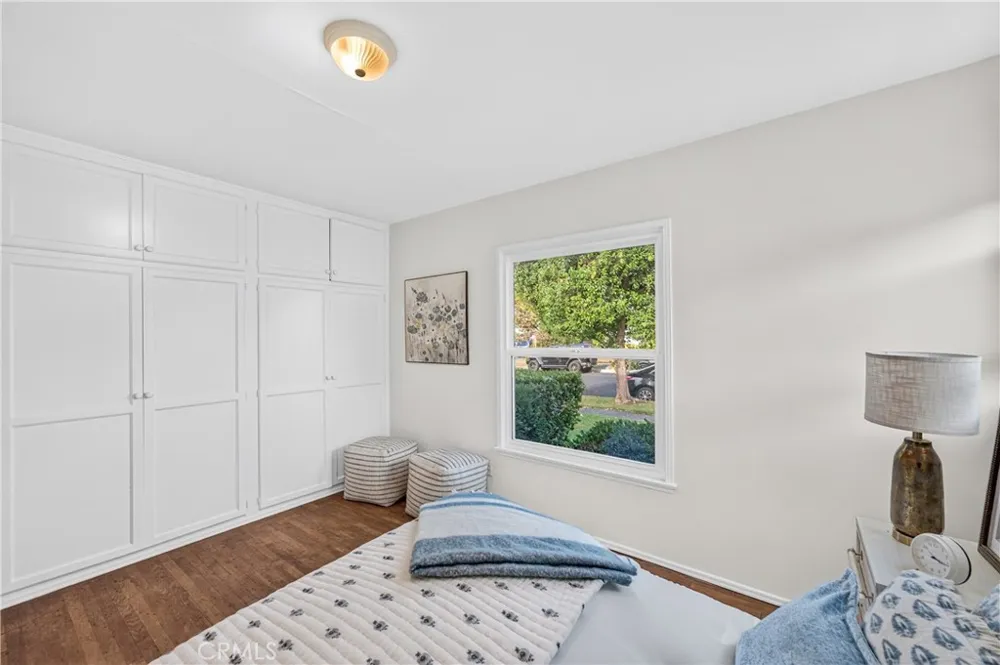 6724 De Celis Place Lake Balboa, CA 91406