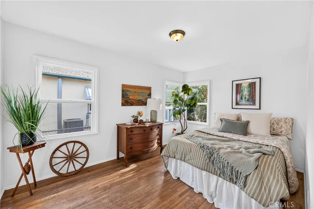 6724 De Celis Place Lake Balboa, CA 91406