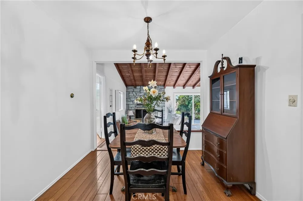 6724 De Celis Place Lake Balboa, CA 91406