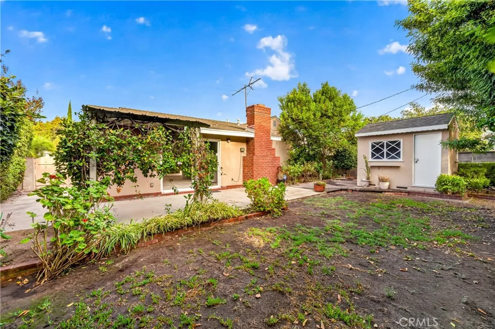6724 De Celis Place Lake Balboa, CA 91406