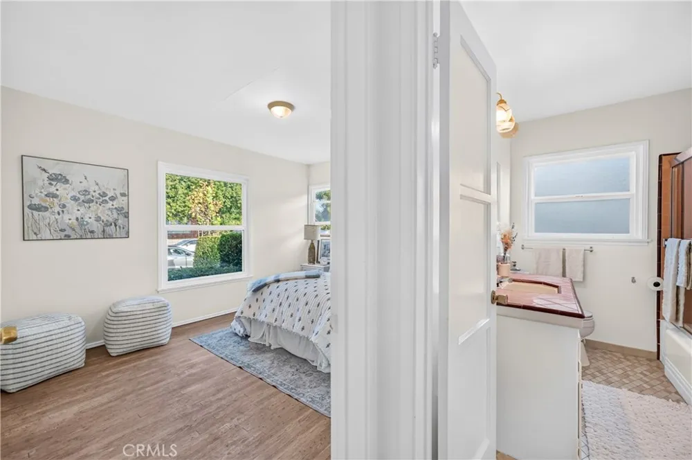 6724 De Celis Place Lake Balboa, CA 91406
