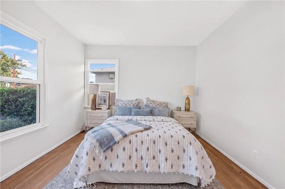 6724 De Celis Place Lake Balboa, CA 91406