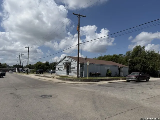 303 Bellinger San Antonio, TX 78220