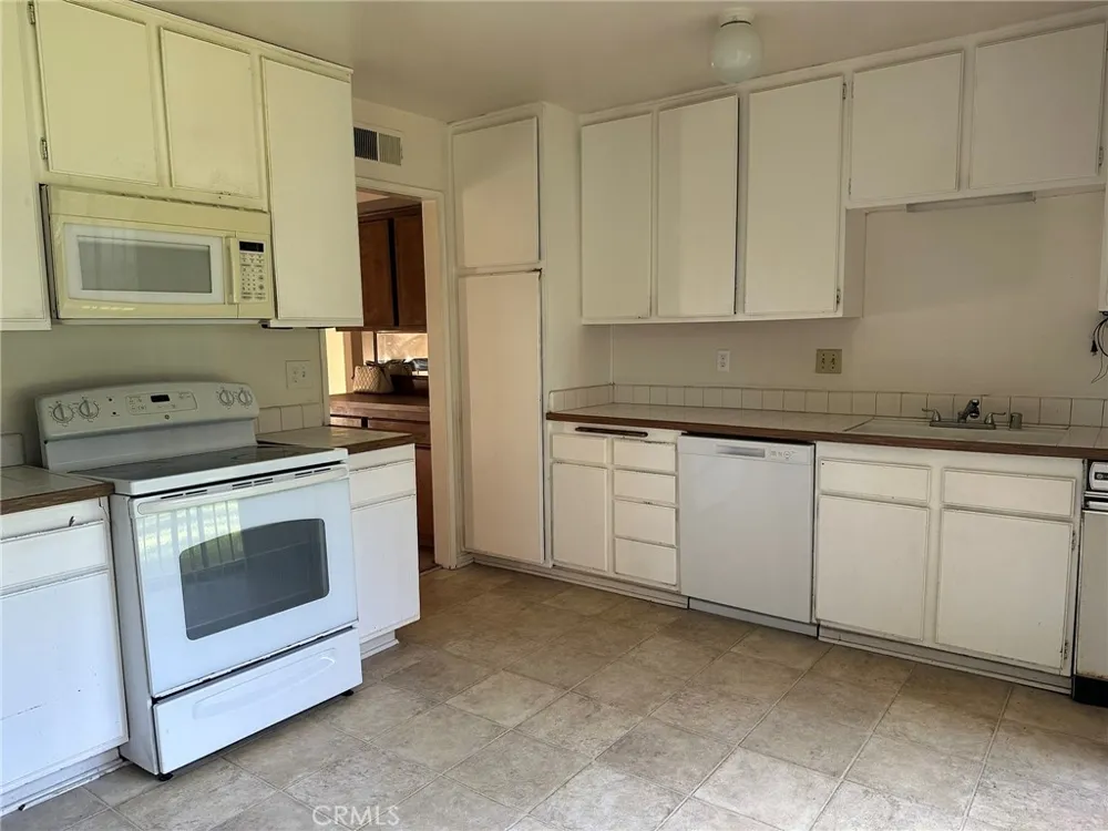 16238 Sierra Pass La Puente, CA 91745