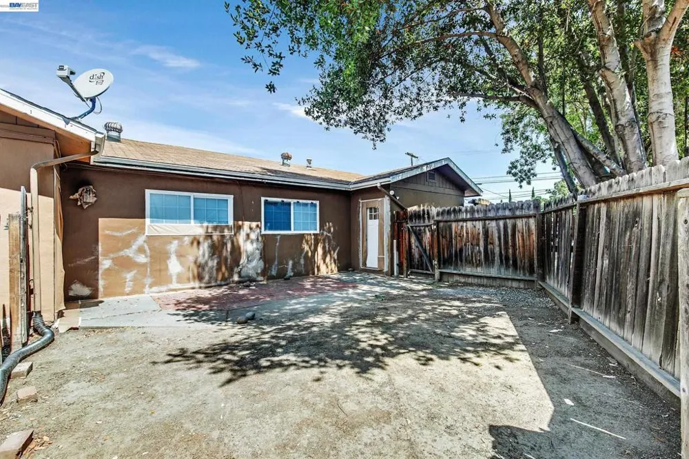 1167 Holmes Court Livermore, CA 94551