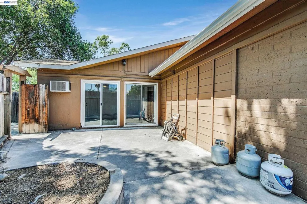 1167 Holmes Court Livermore, CA 94551