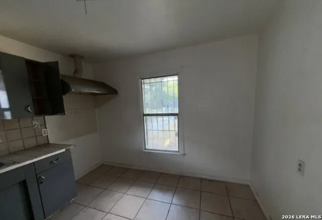 214 W EMERSON AVE San Antonio, TX 78226