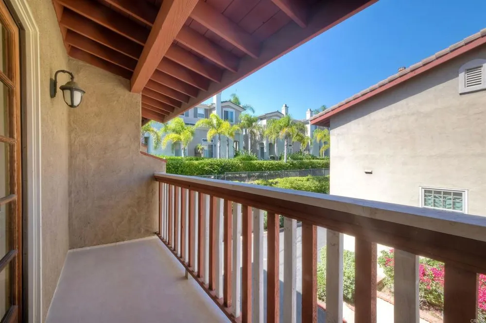 2569 Navarra Drive #C Carlsbad, CA 92009