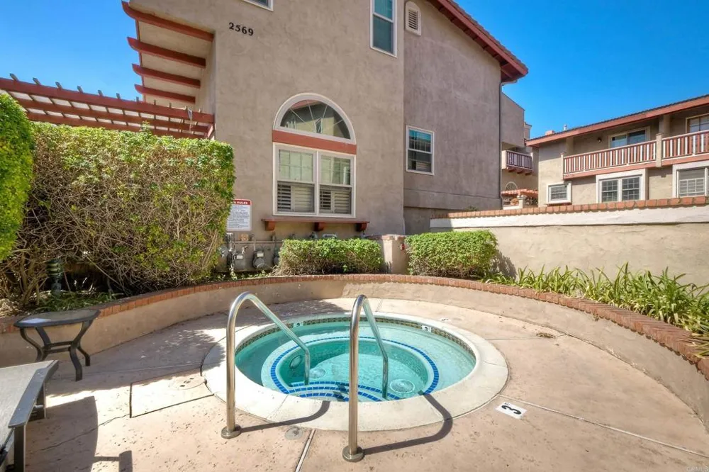 2569 Navarra Drive #C Carlsbad, CA 92009