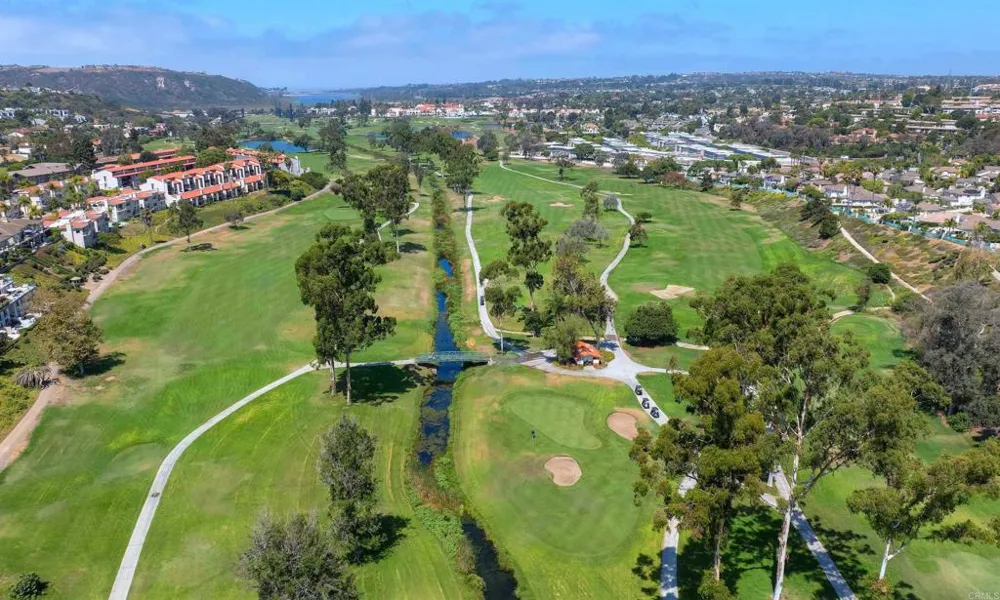 2569 Navarra Drive #C Carlsbad, CA 92009