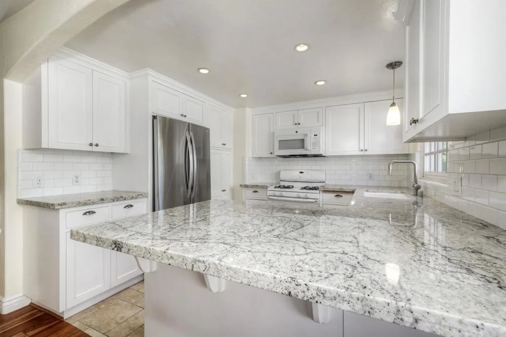 2569 Navarra Drive #C Carlsbad, CA 92009