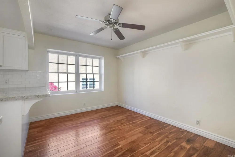 2569 Navarra Drive #C Carlsbad, CA 92009
