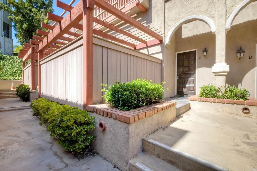 2569 Navarra Drive #C Carlsbad, CA 92009
