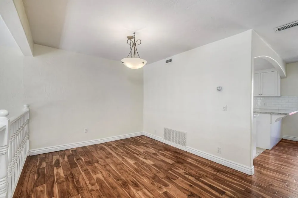2569 Navarra Drive #C Carlsbad, CA 92009