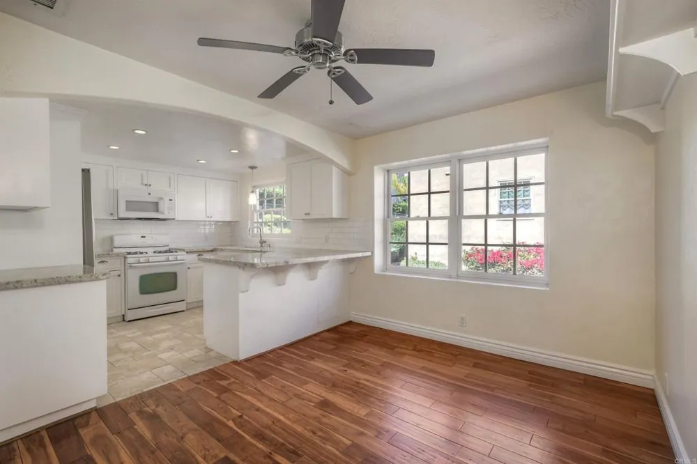 2569 Navarra Drive #C Carlsbad, CA 92009