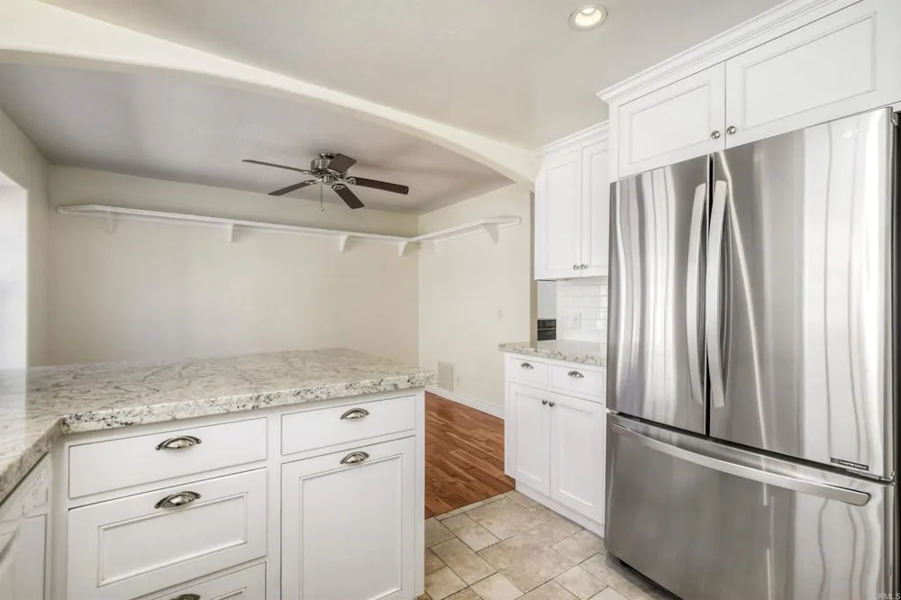 2569 Navarra Drive #C Carlsbad, CA 92009
