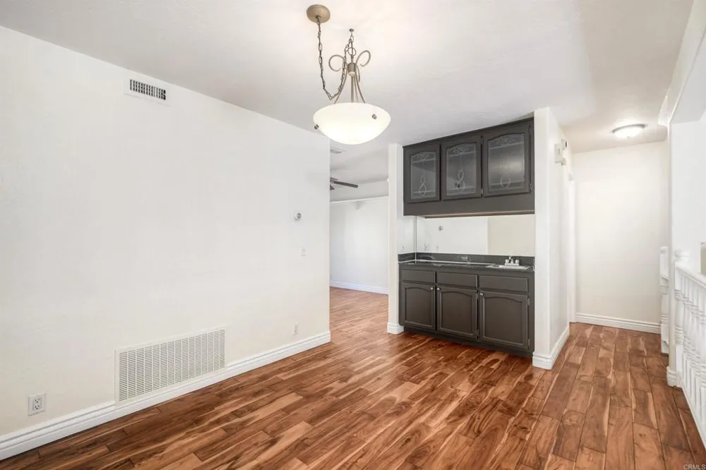 2569 Navarra Drive #C Carlsbad, CA 92009