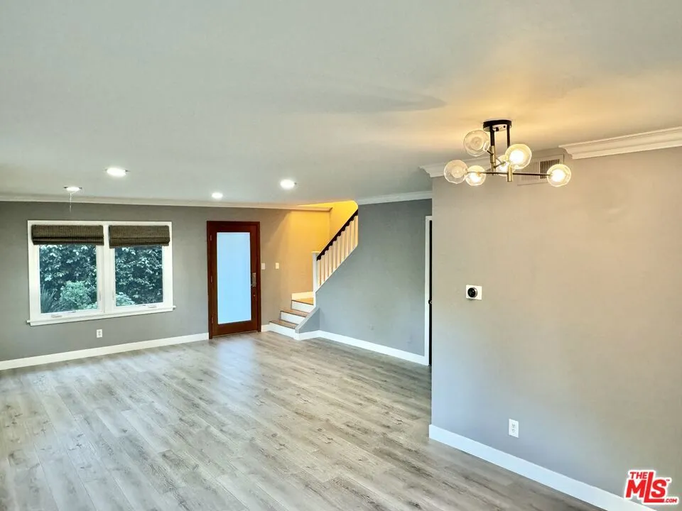 4443 Saugus Avenue #1 Sherman Oaks, CA 91403