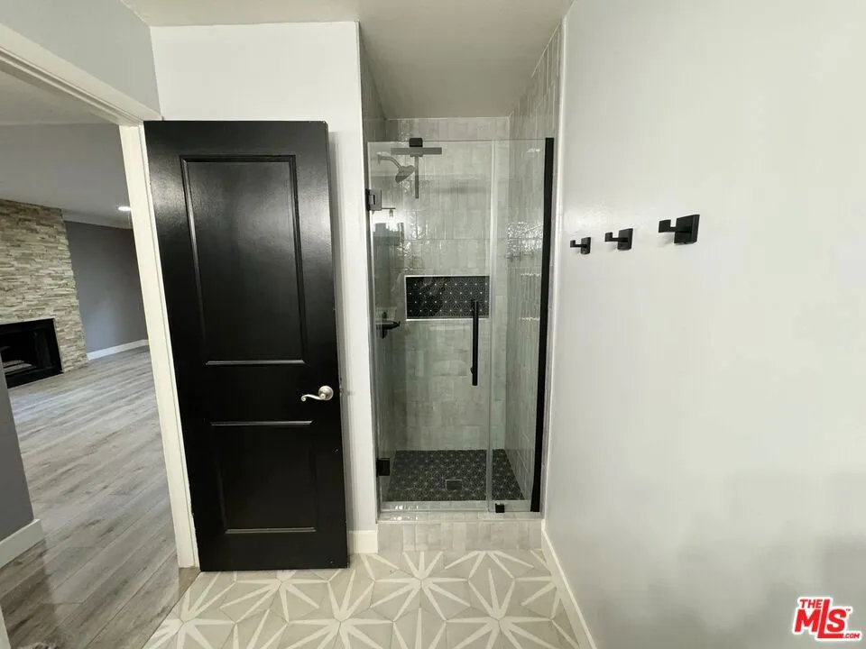 4443 Saugus Avenue #1 Sherman Oaks, CA 91403