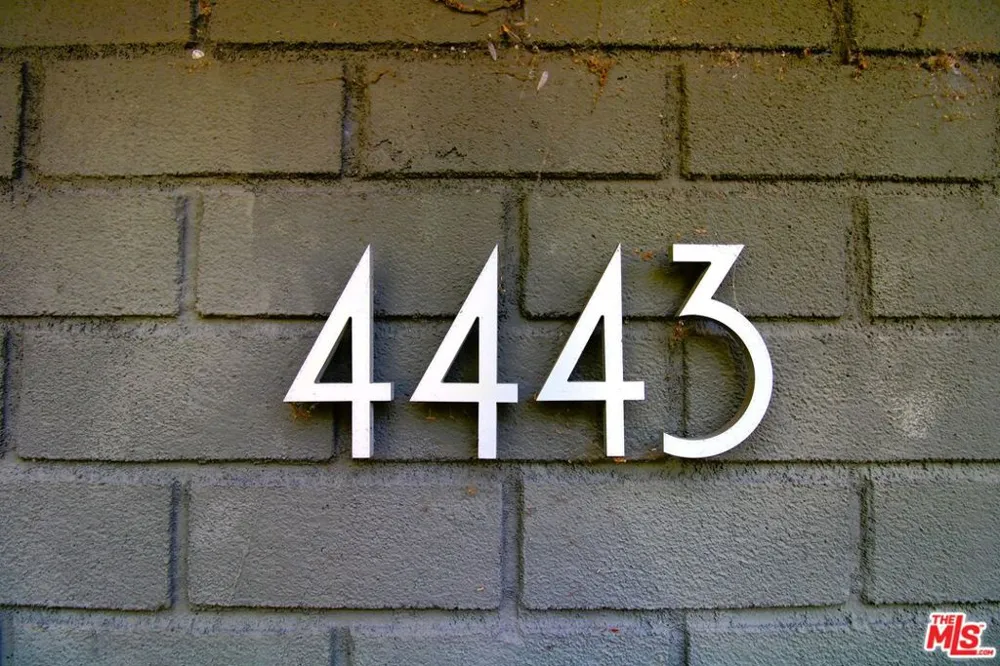 4443 Saugus Avenue #1 Sherman Oaks, CA 91403