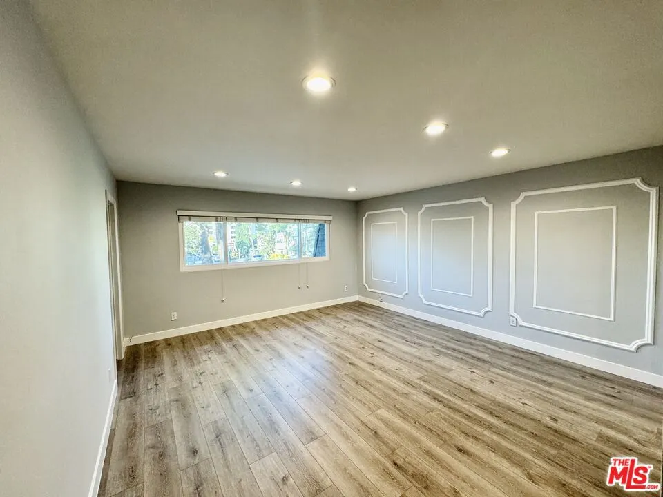 4443 Saugus Avenue #1 Sherman Oaks, CA 91403