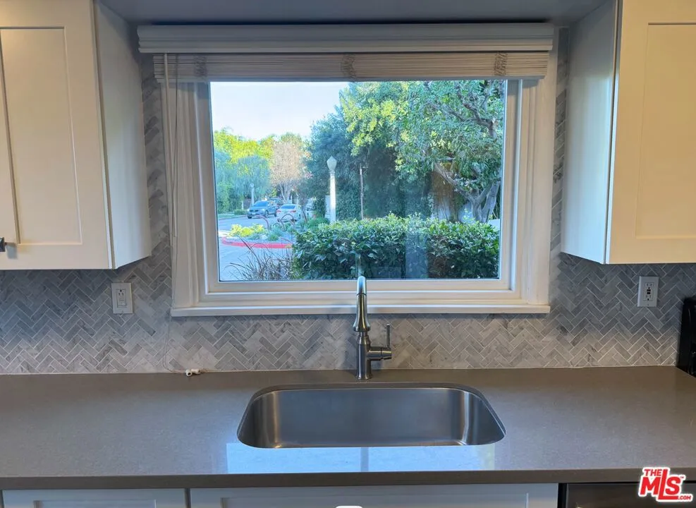 4443 Saugus Avenue #1 Sherman Oaks, CA 91403