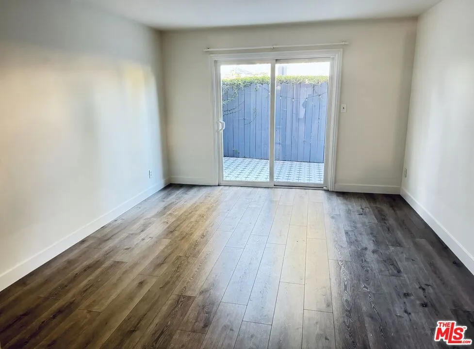 4443 Saugus Avenue #1 Sherman Oaks, CA 91403
