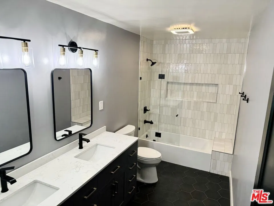 4443 Saugus Avenue #1 Sherman Oaks, CA 91403