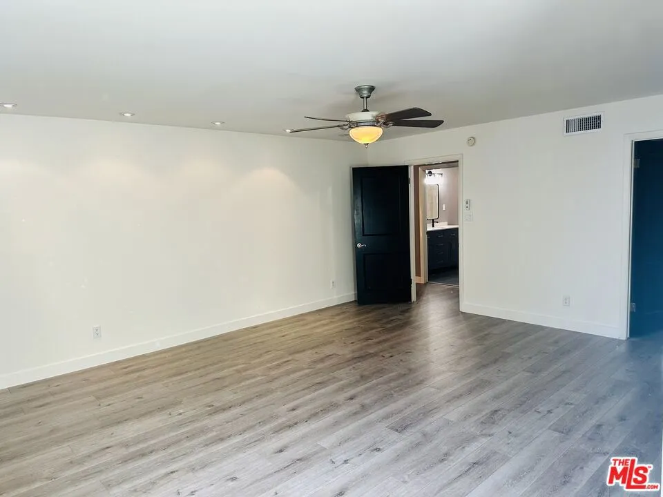 4443 Saugus Avenue #1 Sherman Oaks, CA 91403